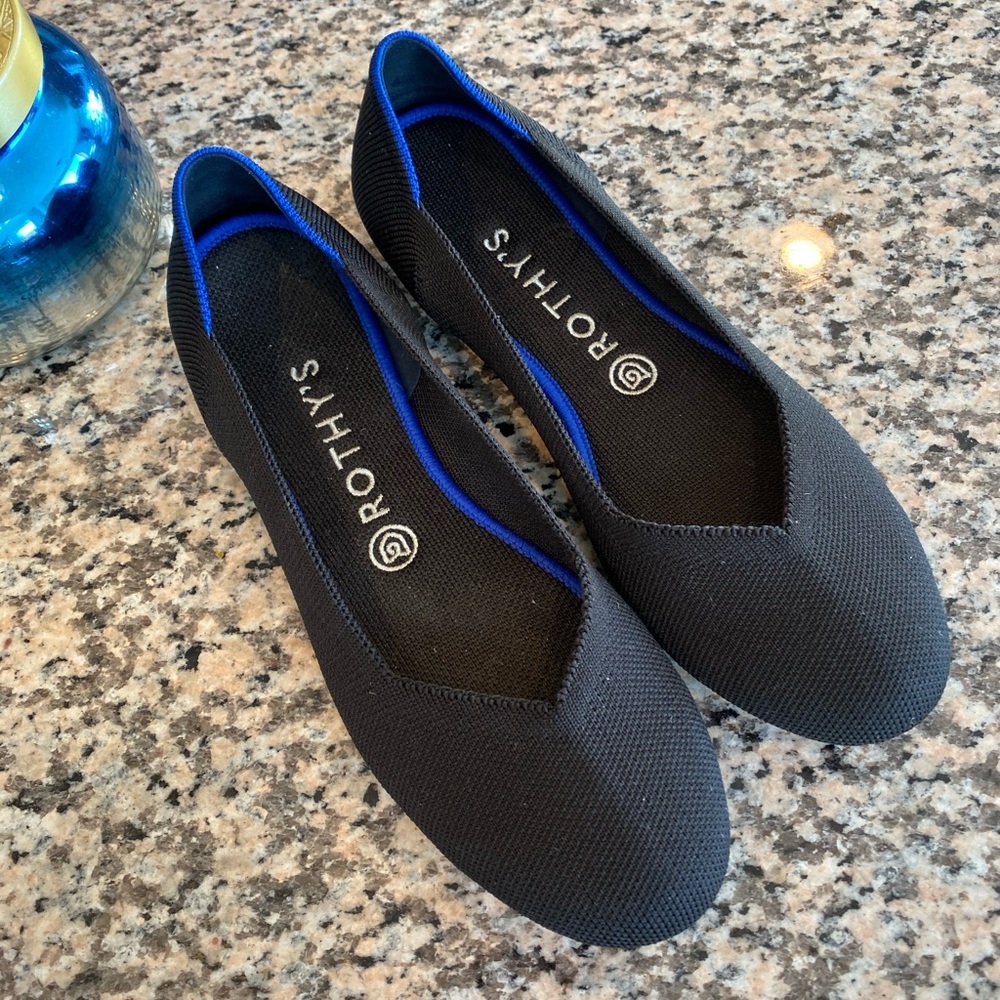 Rothy’s Black Rounder Toe Ballet flats 9 EUC!